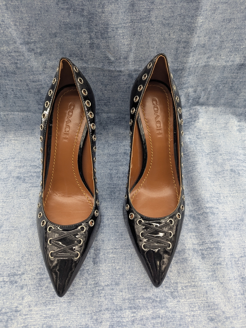 Coach Varick Pumps Patent Leather Pointed Toe Grommet Stiletto Heel Black Sz 7.5